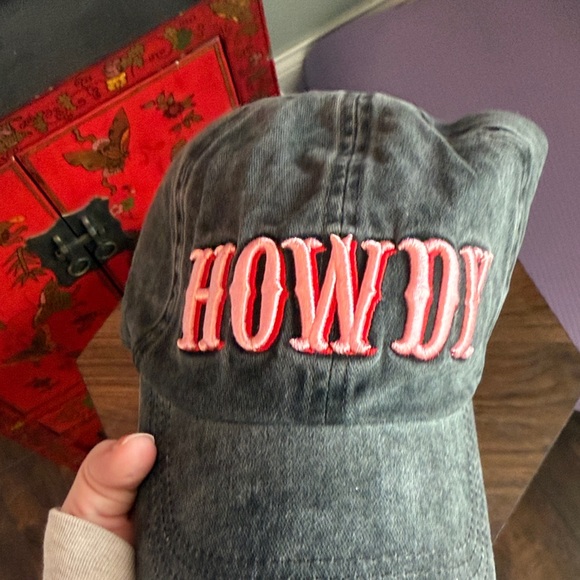 Gray 'Howdy' Embroidered Cap - Picture 3 of 4